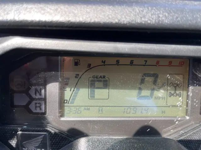 Image of Honda Pioneer 1000 equipment image 3
