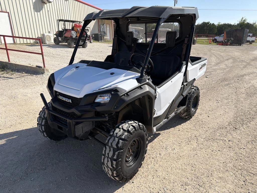2016 Honda Pioneer 1000 Equipment Image0