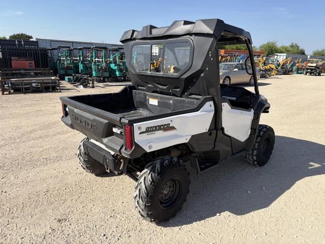 Image of Honda Pioneer 1000 equipment image 4