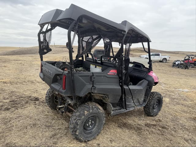 Image of Honda Pioneer 700 equipment image 4
