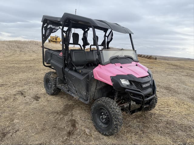 Image of Honda Pioneer 700 equipment image 2