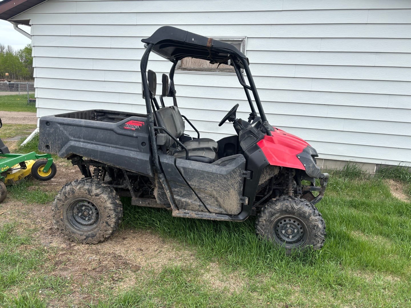 2016 Honda Pioneer 700 Equipment Image0