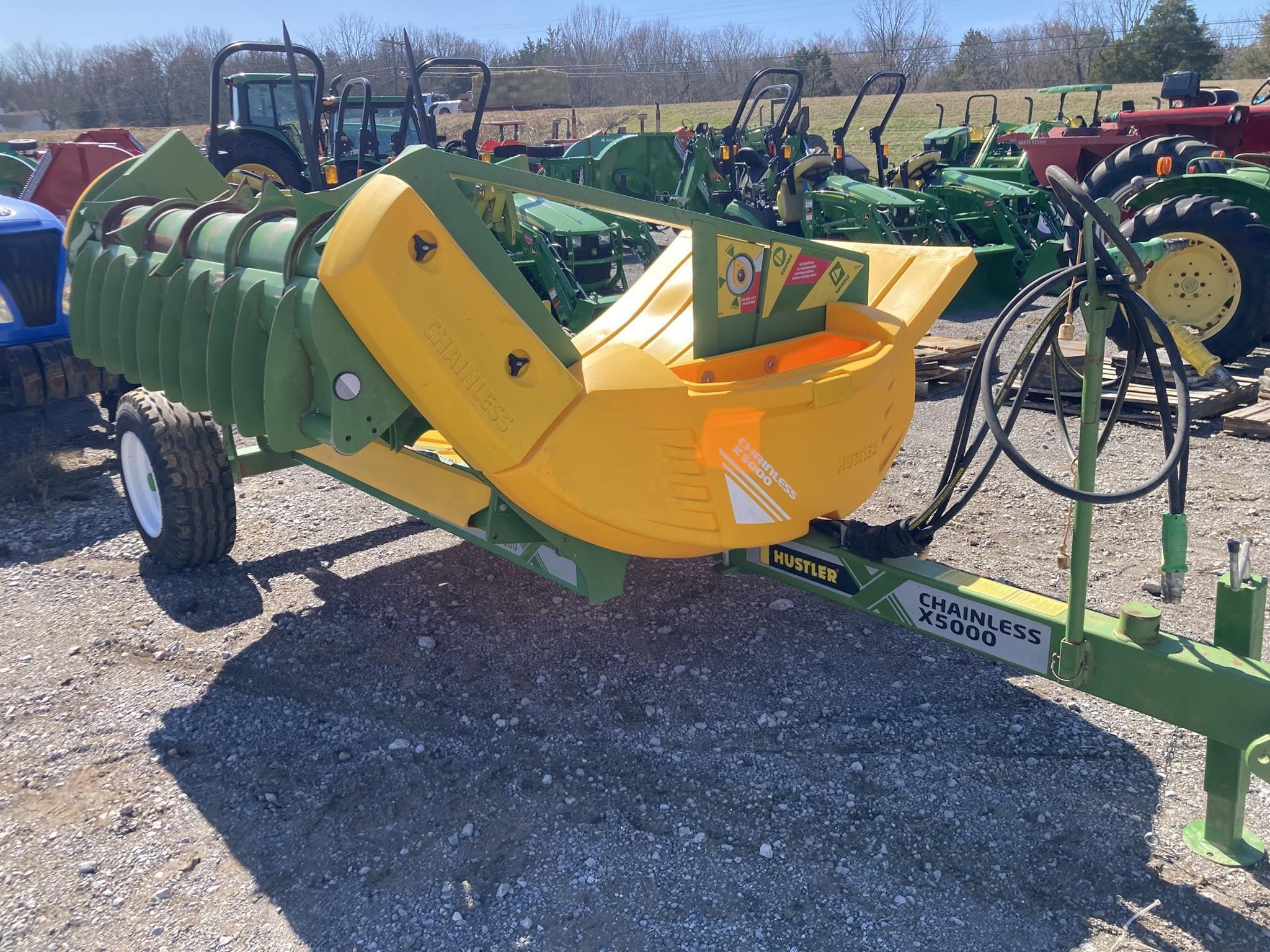 2016 Hustler CHX5000 Equipment Image0