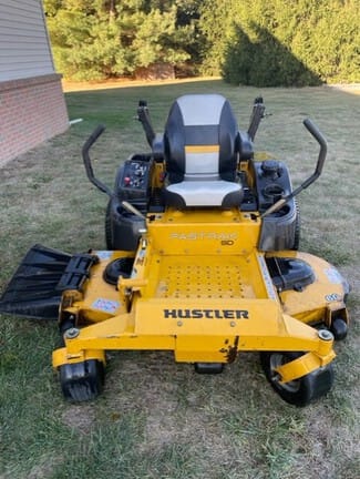 2016 Hustler FasTrak SD Equipment Image0