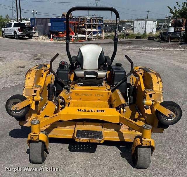 Image of Hustler Super 104 equipment image 1