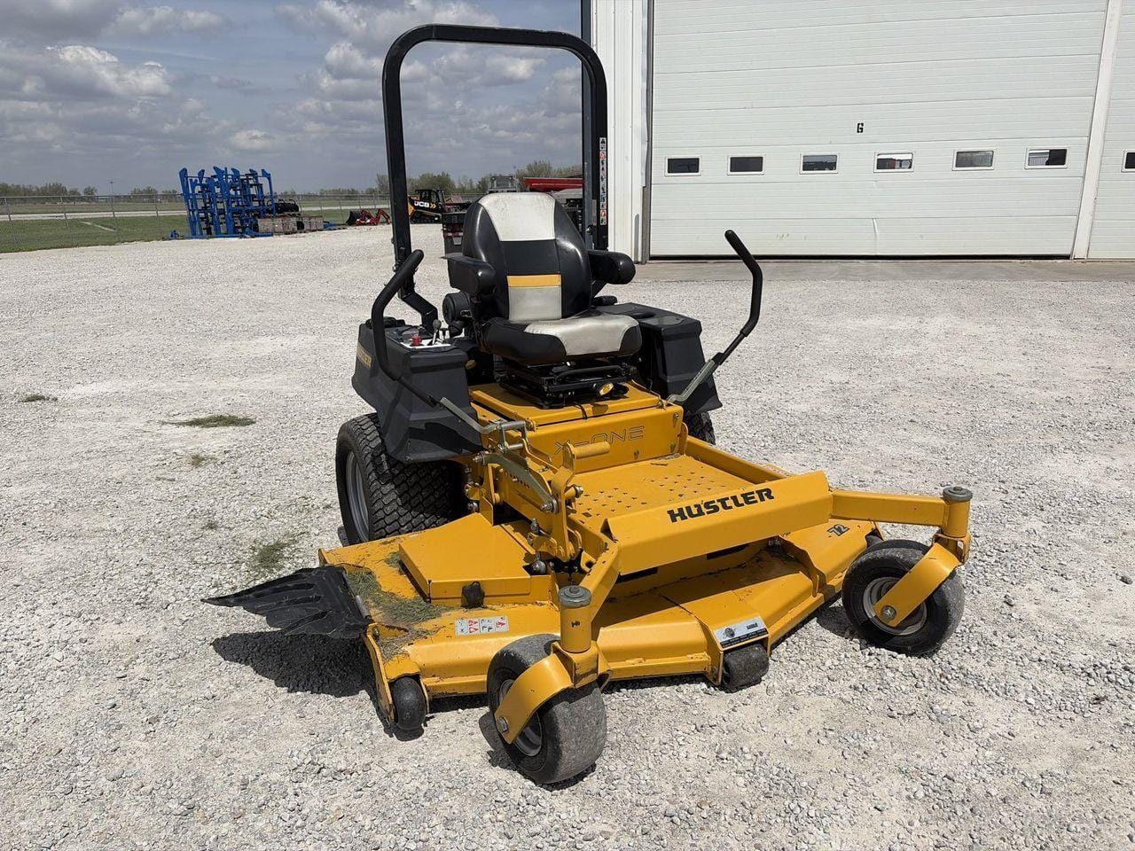 2016 Hustler X-ONE Equipment Image0