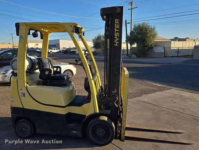 Image of Hyster S50FT equipment image 2