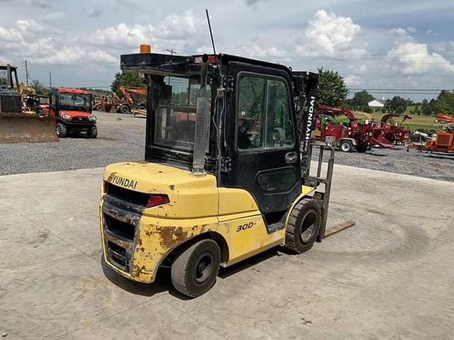 Image of Hyundai 30D-9 equipment image 3