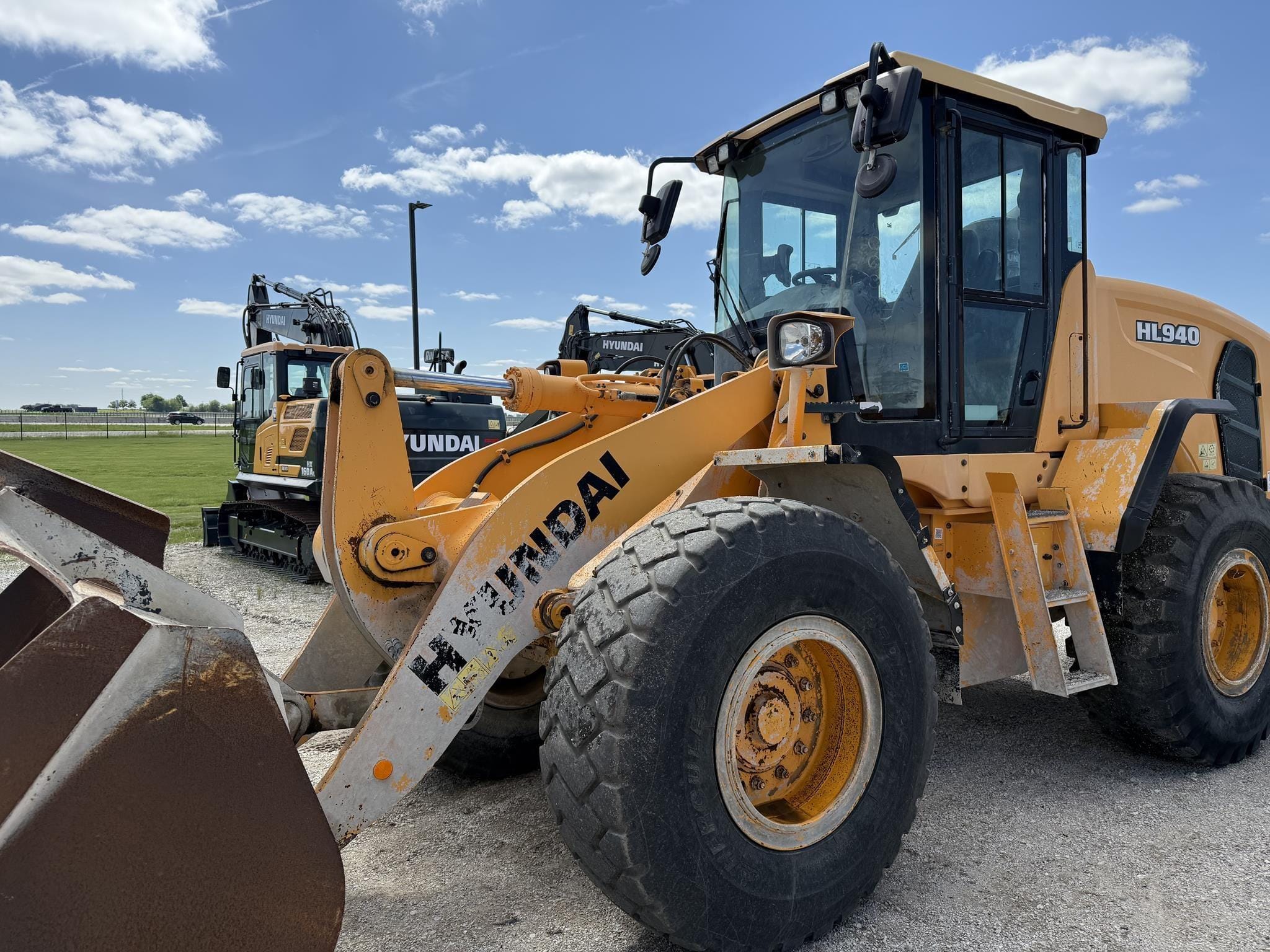 2016 Hyundai HL940 Equipment Image0