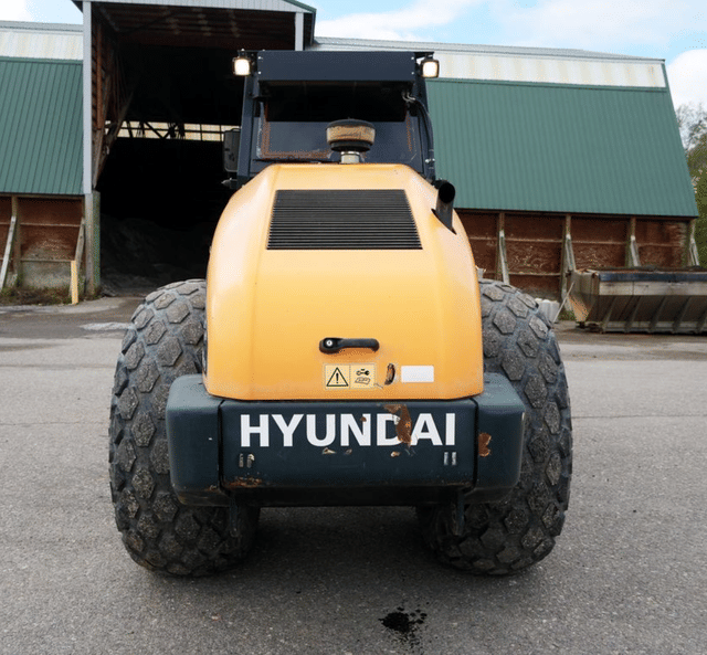 Image of Hyundai HR110C-9 equipment image 3