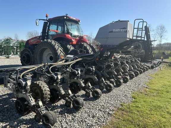 Image of Harvest International 12R38 equipment image 4