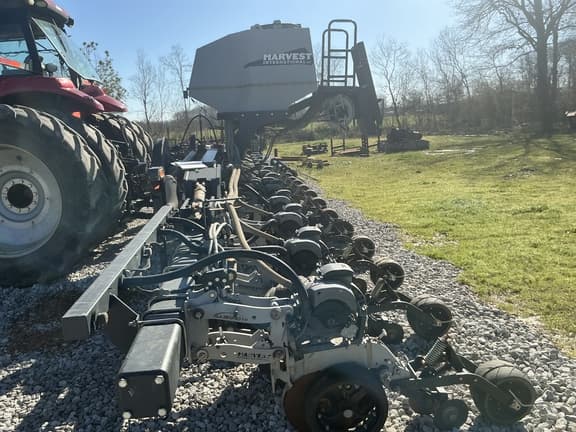 Image of Harvest International 12R38 equipment image 3