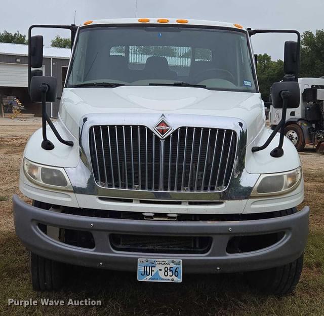 Image of International 4000 equipment image 1