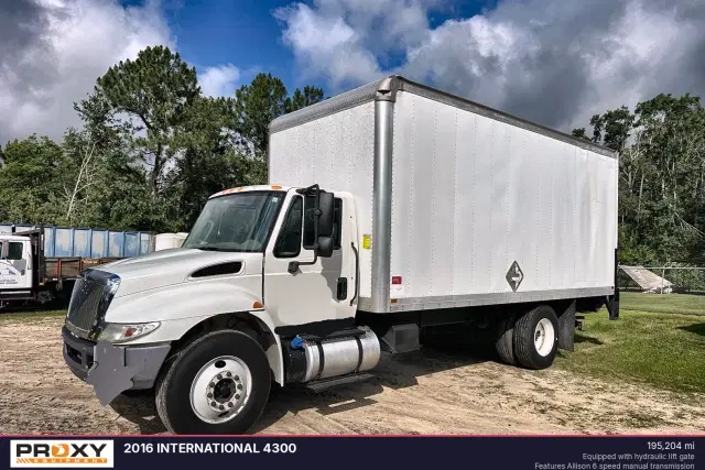 Image of International 4300 equipment image 1