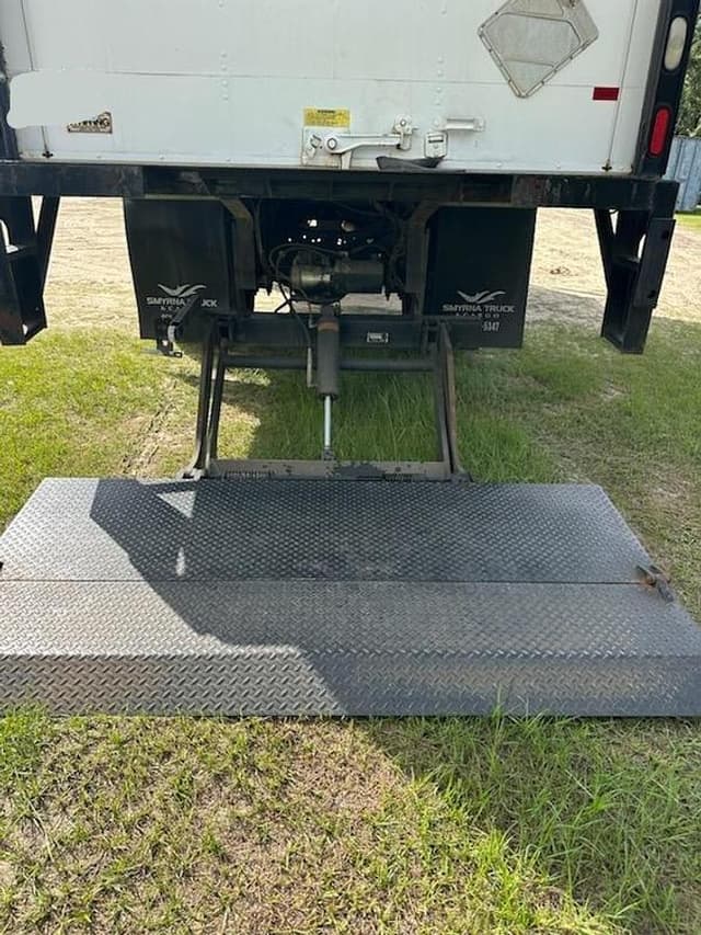 Image of International 4300 equipment image 2