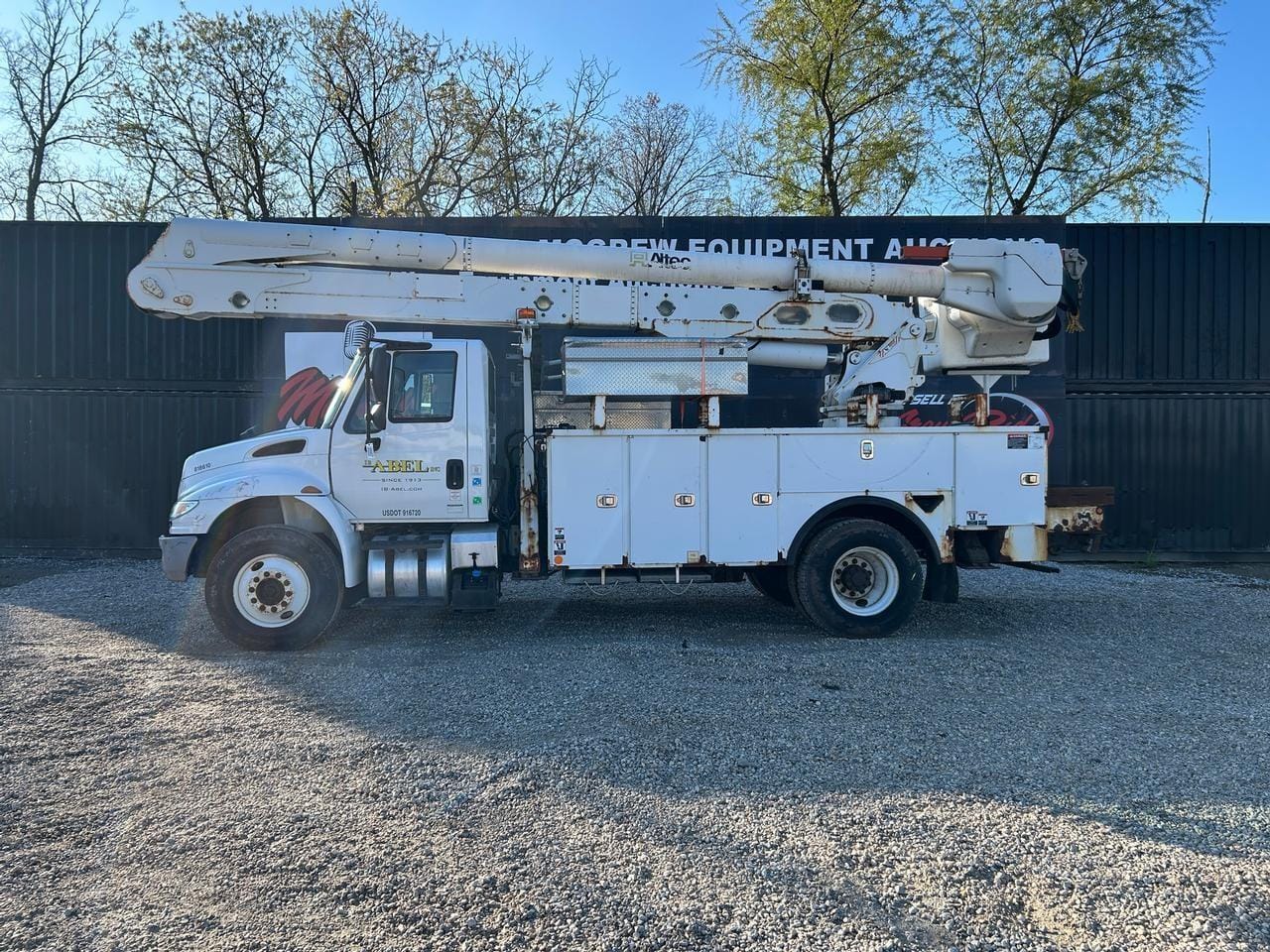 2016 International 4300 Equipment Image0