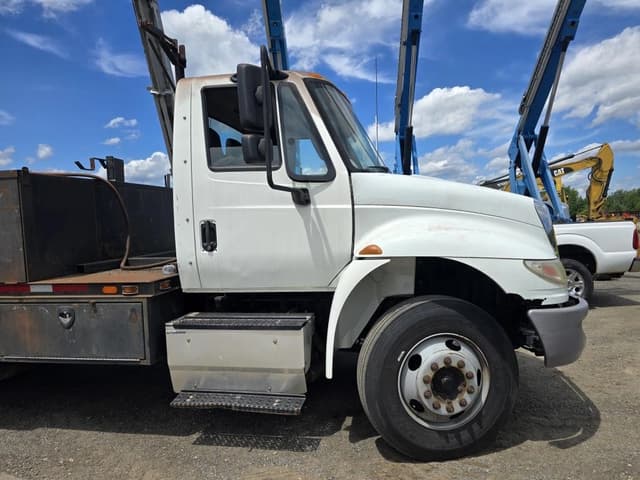 Image of International 4300 equipment image 1