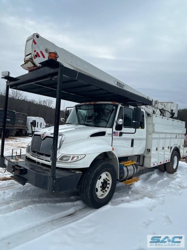 Image of International 4400 equipment image 1