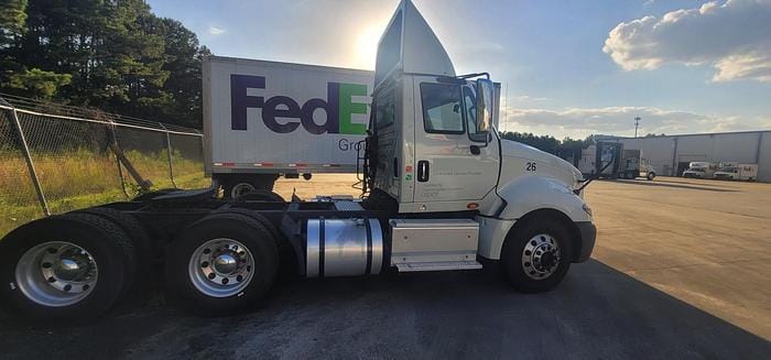 2016 International LF687 Equipment Image0