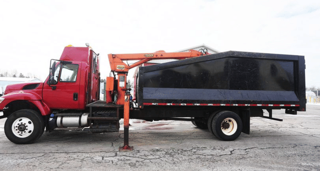 Image of International 7400 equipment image 1