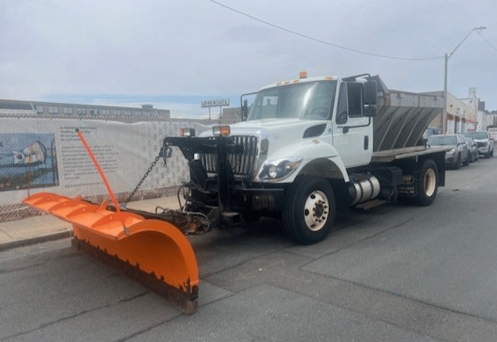 2016 International 7400 Equipment Image0