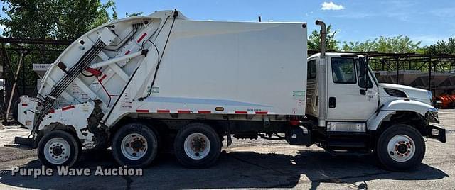 Image of International 7400 equipment image 3