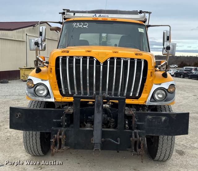 Image of International 7500 equipment image 1