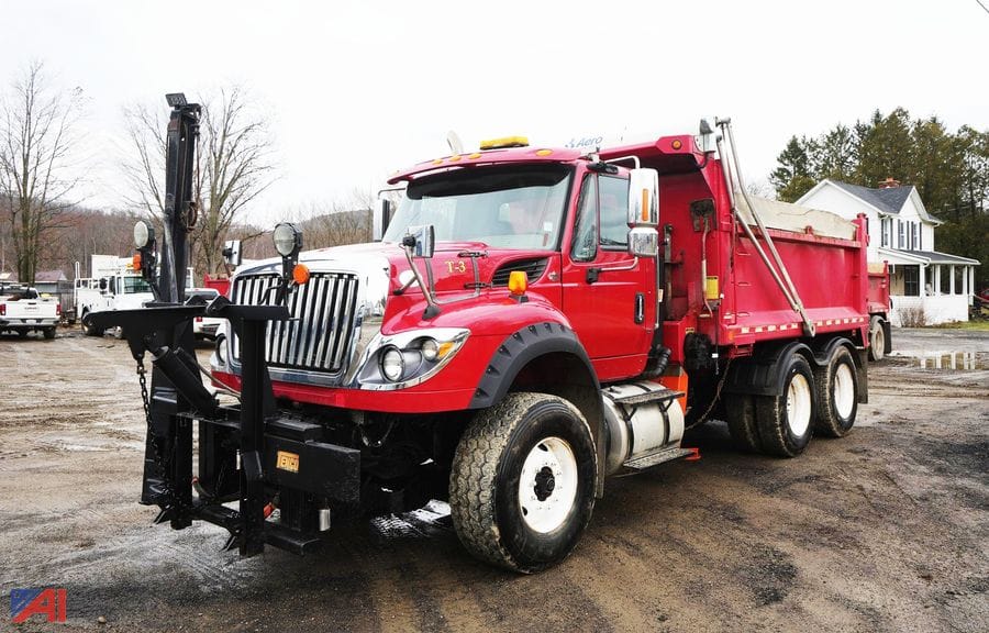 2016 International 7600 Equipment Image0