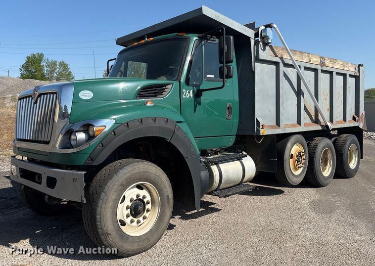 Main image International 7600