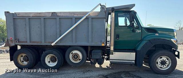 Image of International 7600 equipment image 3