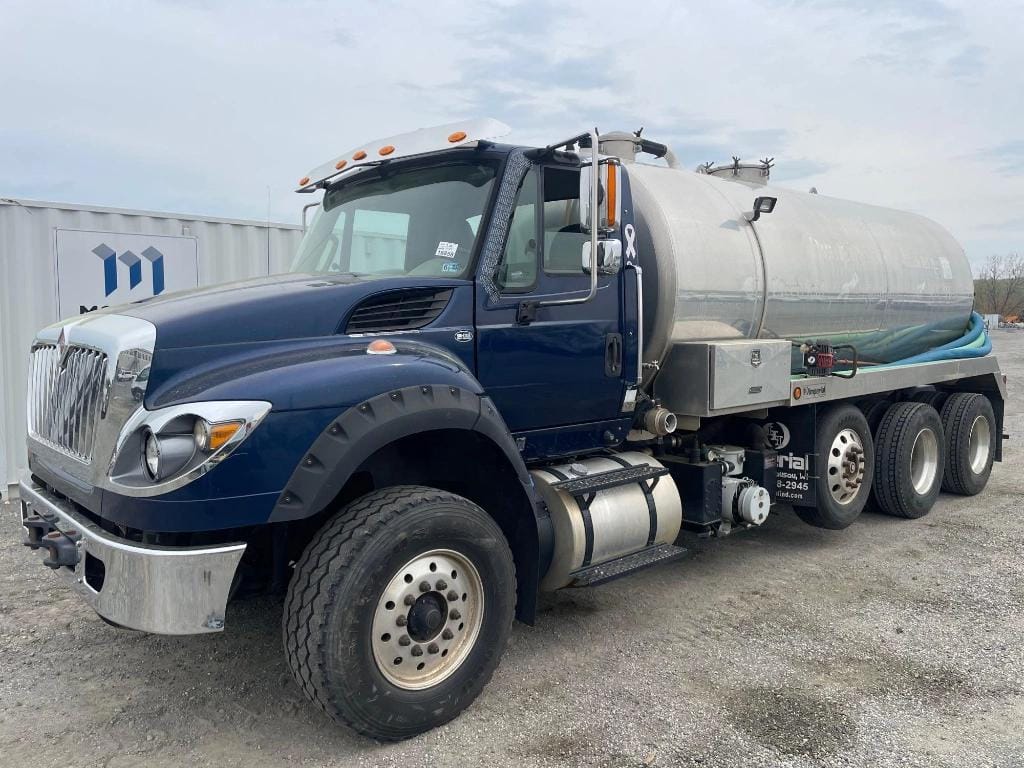 Main image International 7600