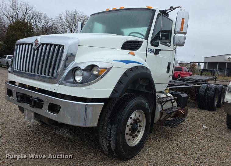 2016 International 7600 Equipment Image0