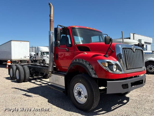 Image of International 7600 equipment image 2