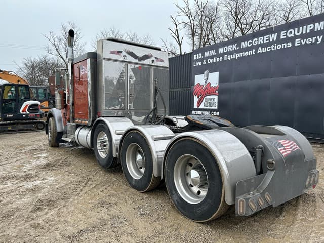 Image of International 9900 equipment image 1