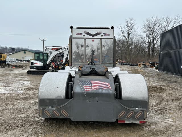 Image of International 9900 equipment image 2