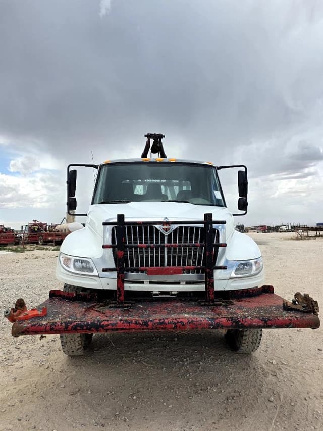 Image of International Durastar 4300 equipment image 1
