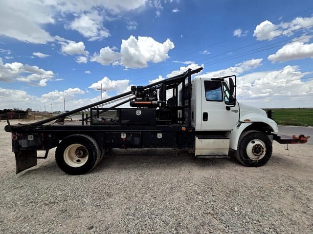 Image of International Durastar 4300 equipment image 3
