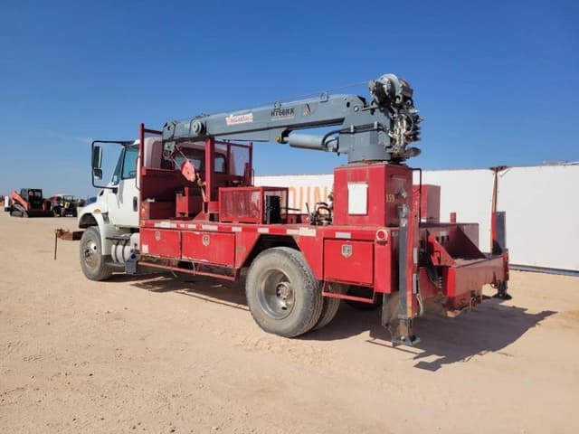 Image of International Durastar 4300 equipment image 2
