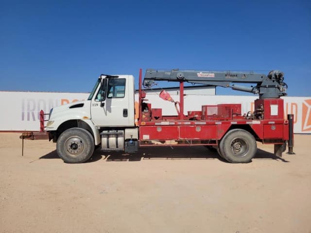 Image of International Durastar 4300 equipment image 1