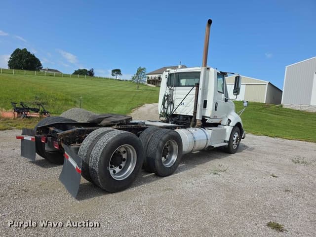 Image of International ProStar Plus 122 equipment image 4