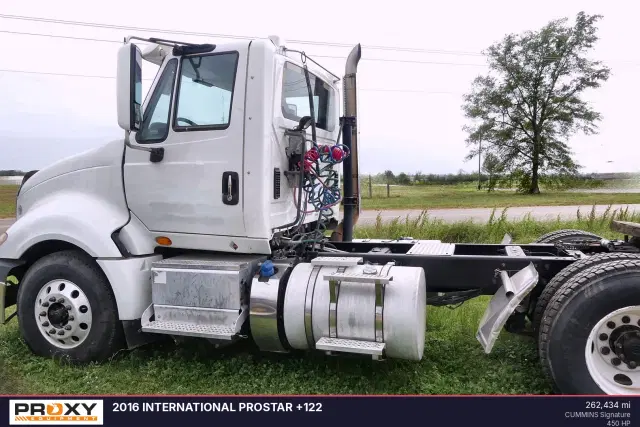 Image of International ProStar Plus 122 equipment image 3