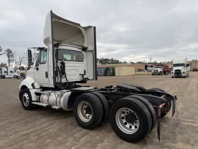 Image of International ProStar 122 equipment image 3