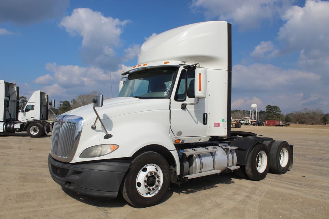 Image of International ProStar Plus 122 Primary image