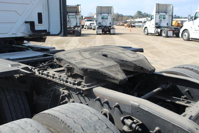 Image of International ProStar Plus 122 equipment image 4