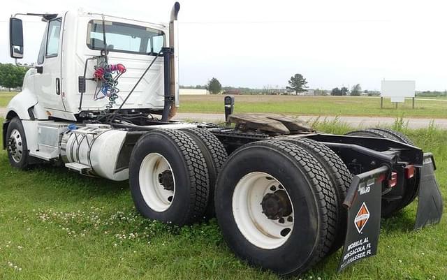 Image of International ProStar Plus 122 equipment image 3