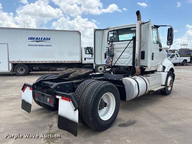 Image of International ProStar Plus 122 equipment image 4