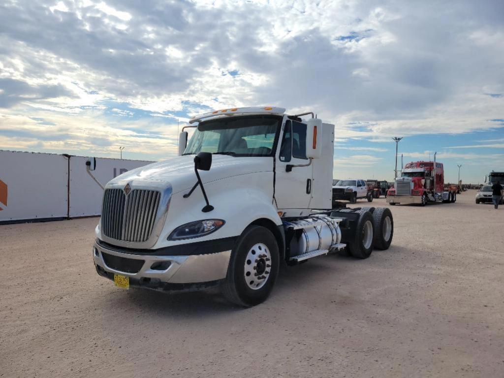 Image of International ProStar Plus 122 Primary image