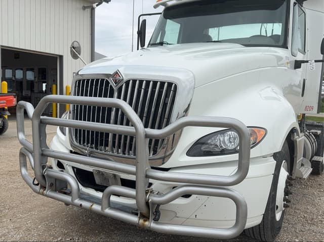 Image of International ProStar equipment image 1