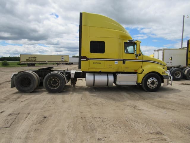 Image of International ProStar Plus 122 equipment image 4