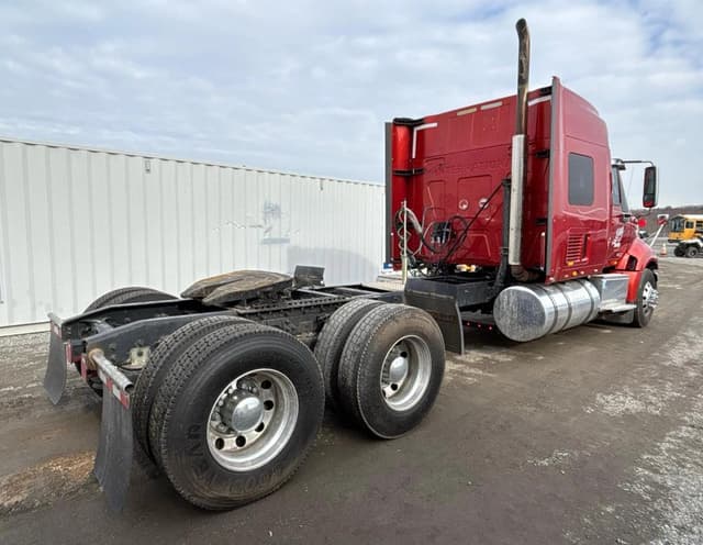 Image of International ProStar Plus 122 equipment image 2